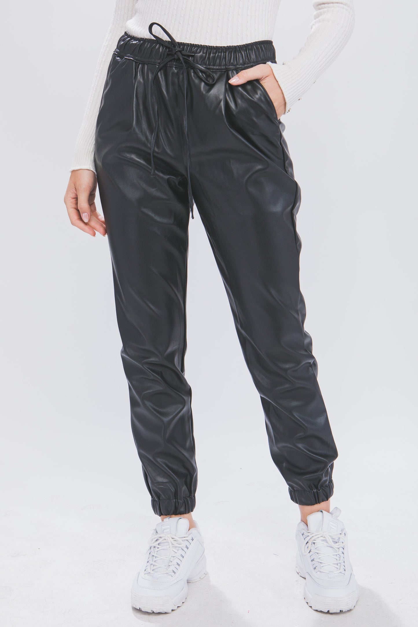 DAPHNE PANT
