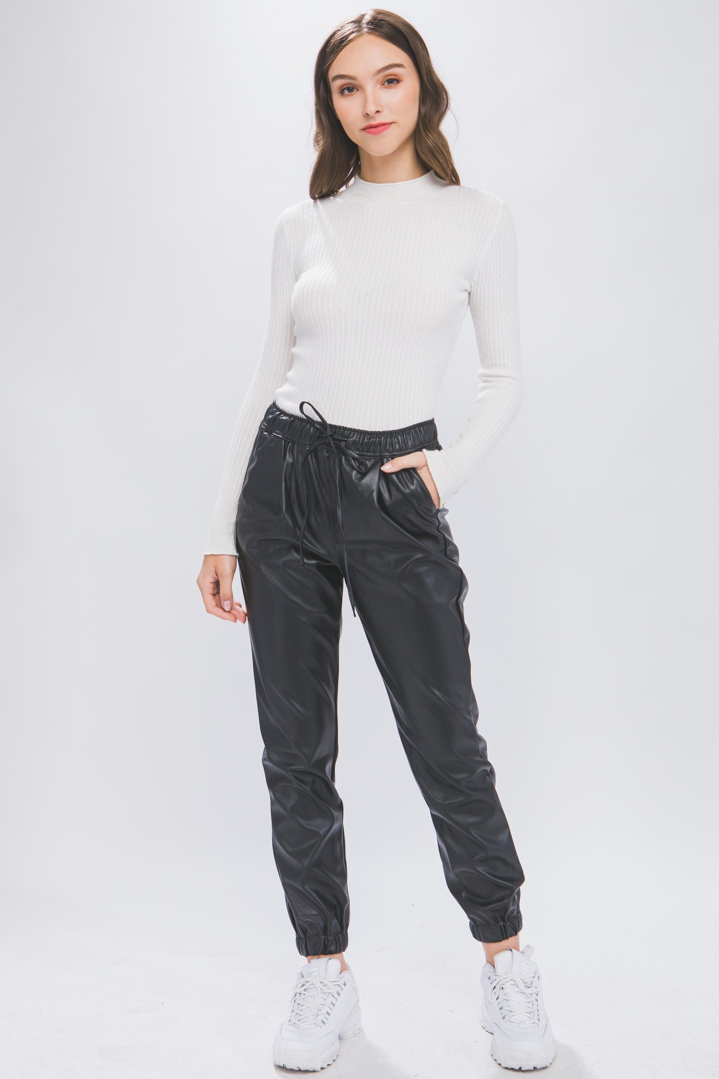 DAPHNE PANT